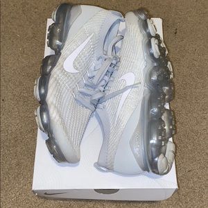 White Vapormax